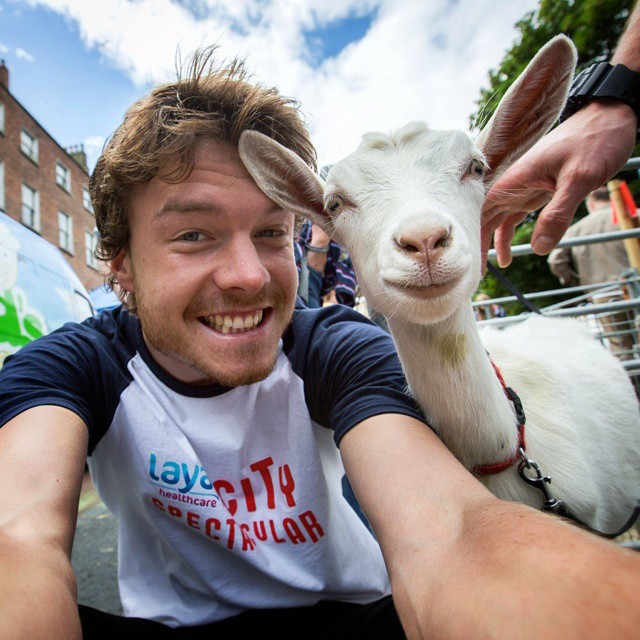 Allan Dixon selfie animal 10