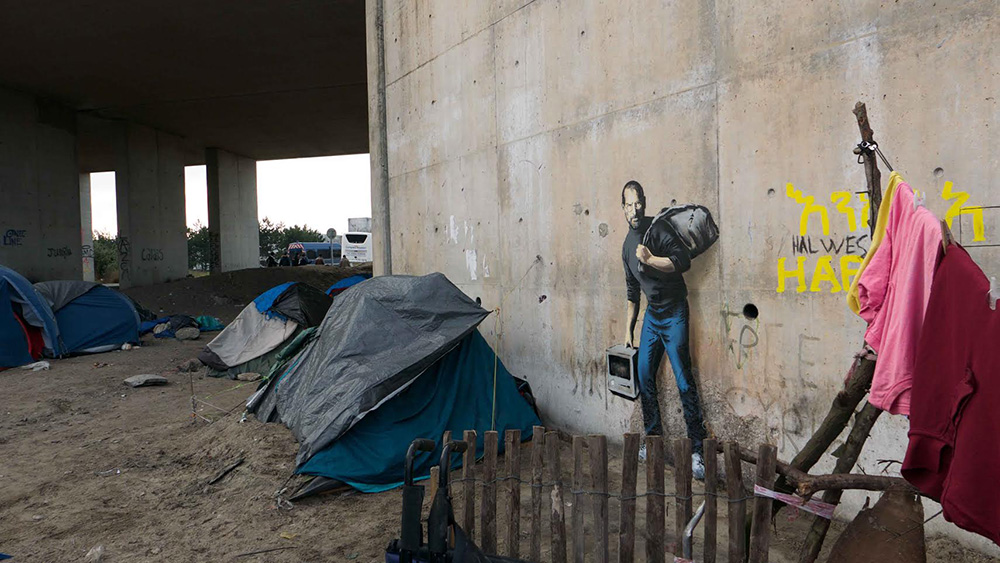 Banksy Syria migrant steve jobs3