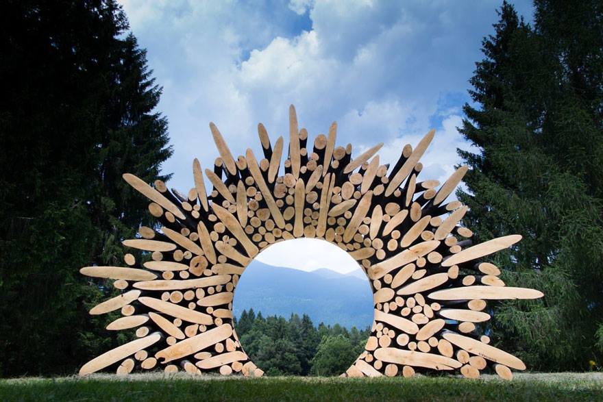 Lee Jae-Hyo wood sculpture2
