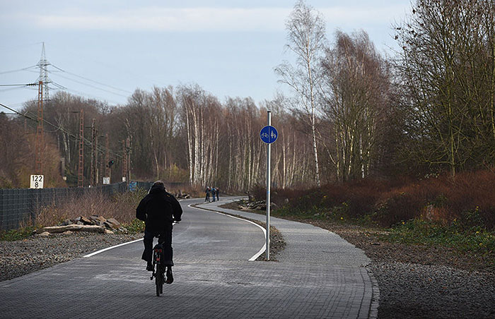 bicycle-autobahn-super-highway-germany-2