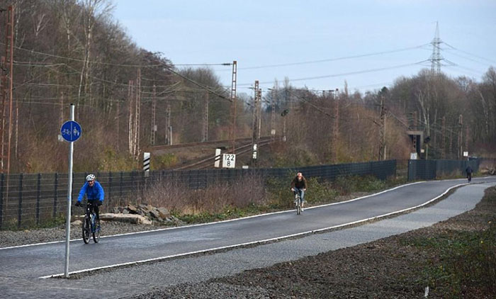 bicycle-autobahn-super-highway-germany-3