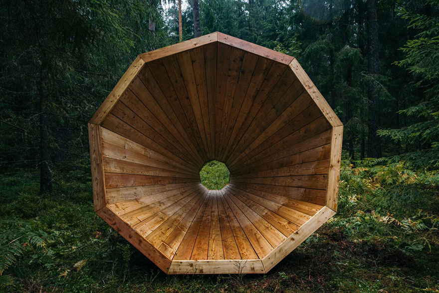 wooden megaphones speakers bosque escuchar altavoces Estonia2