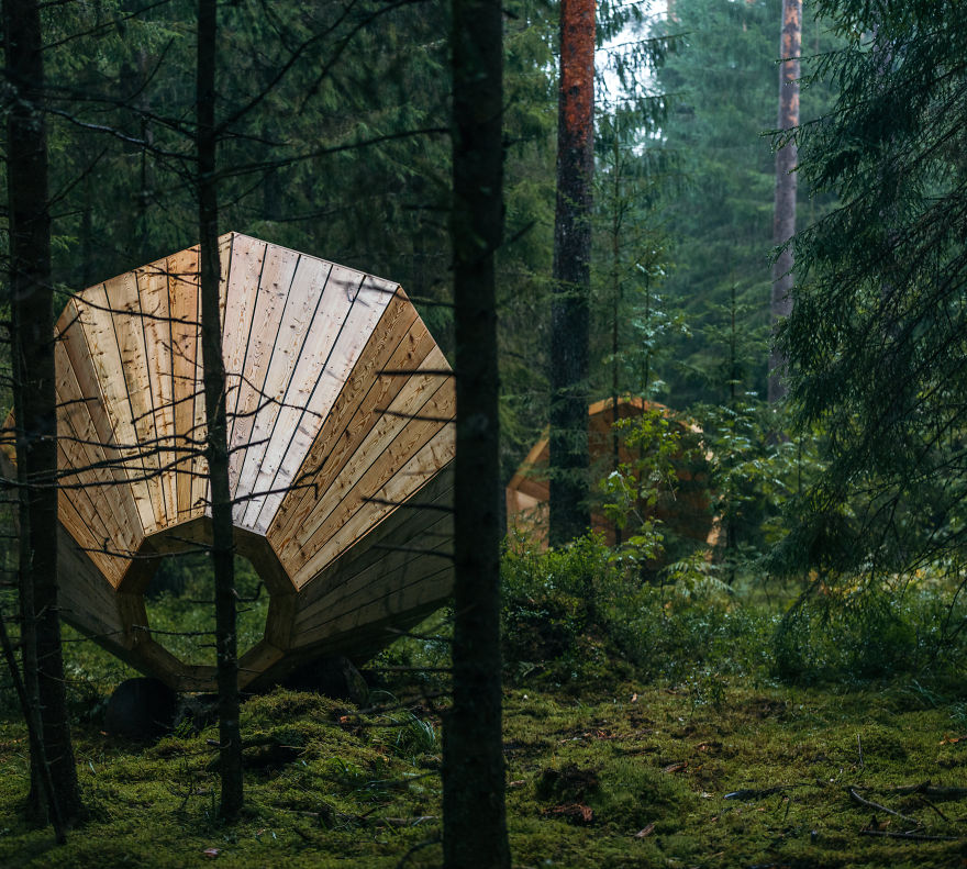 wooden megaphones speakers bosque escuchar altavoces Estonia3