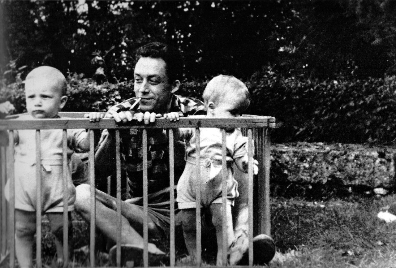 Albert Camus con sus hijos