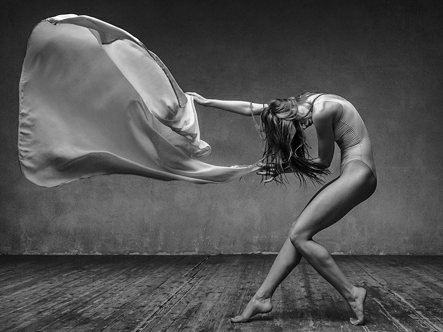 Alexander Yakovlev dancing flour photography19