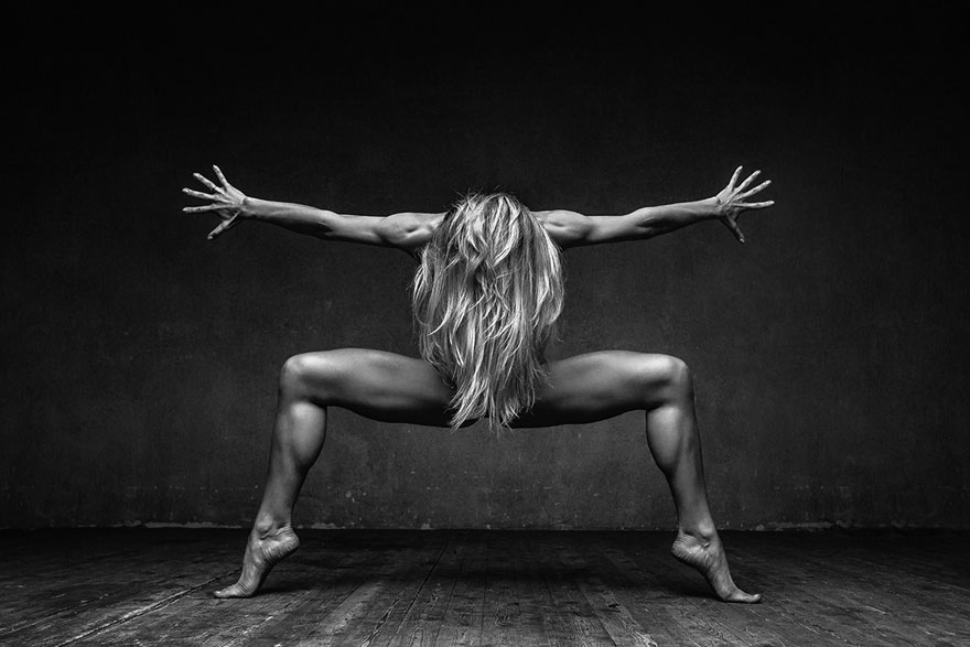 Alexander Yakovlev dancing flour photography20