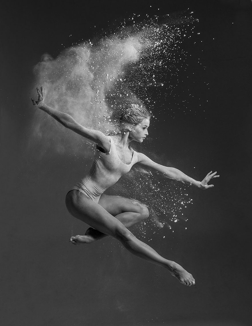 Alexander Yakovlev dancing flour photography3
