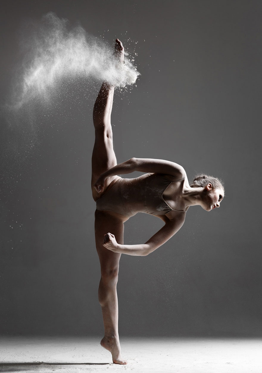 Alexander Yakovlev dancing flour photography9