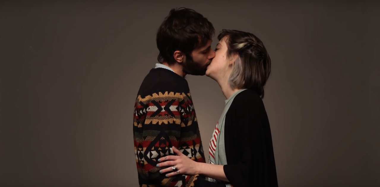 Israeli Jews And Arabs Kissing2
