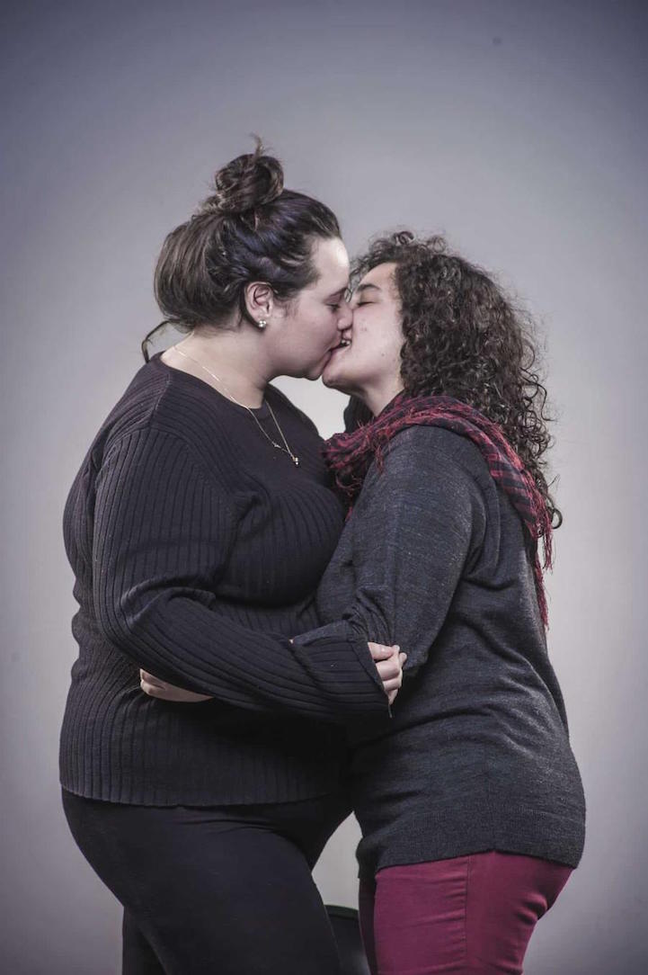 Israeli Jews And Arabs Kissing8