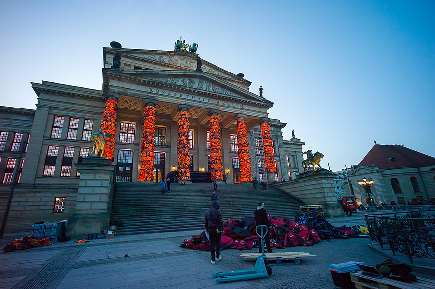 Ai Weiwei refugee life jackets7
