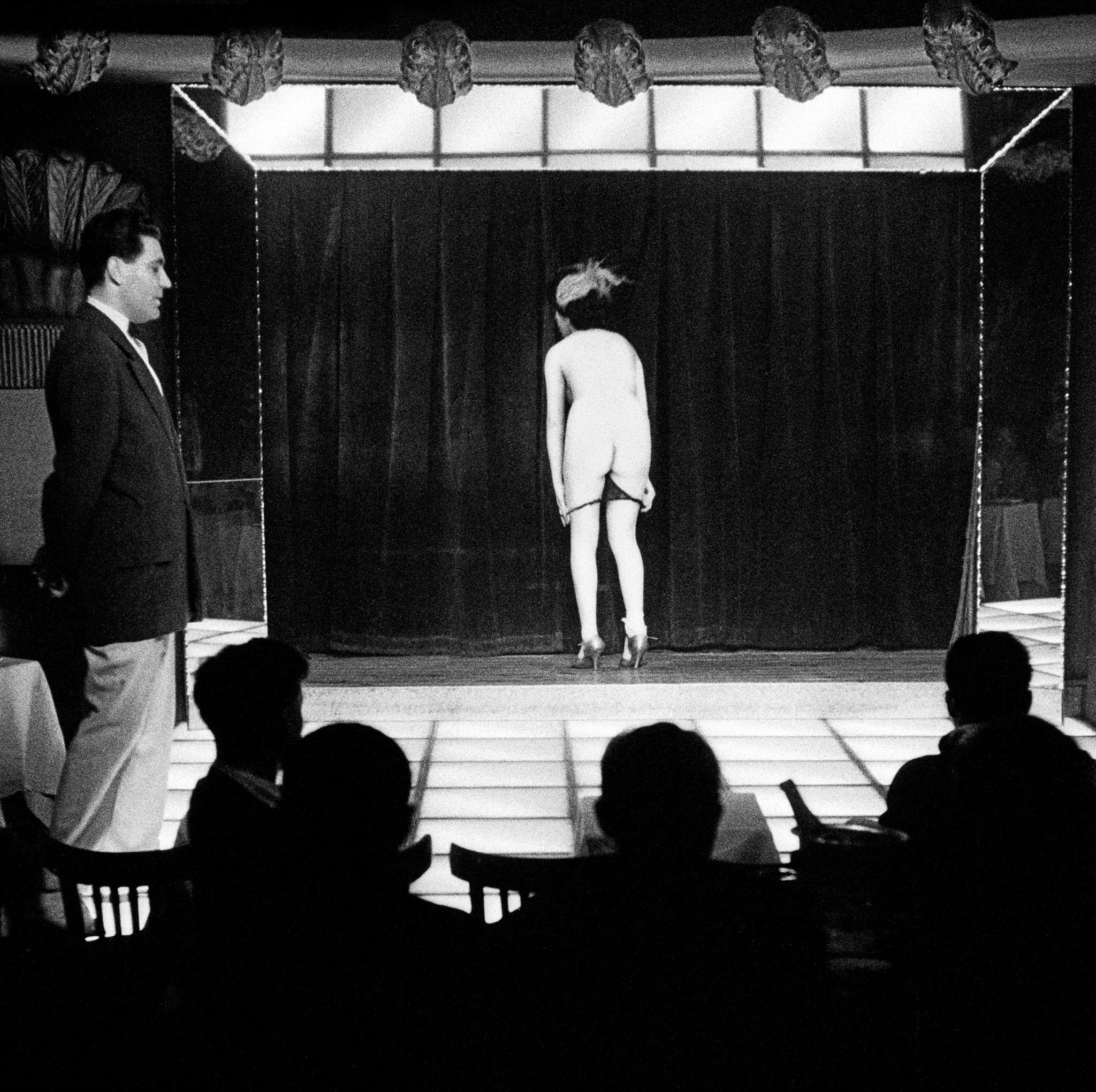 Frank Horvat Le Sphinx Club vintage erotica16