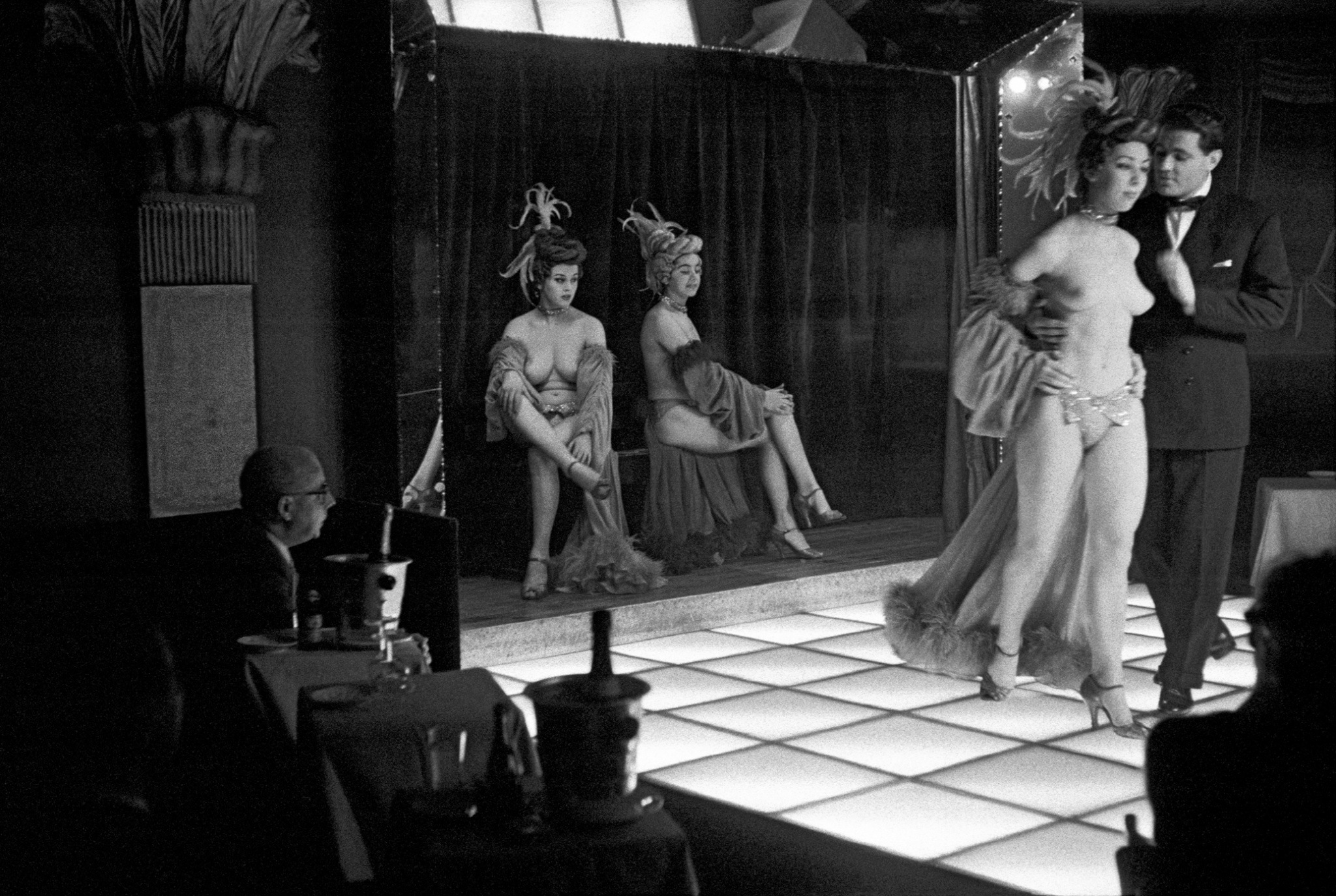 Frank Horvat Le Sphinx Club vintage erotica6