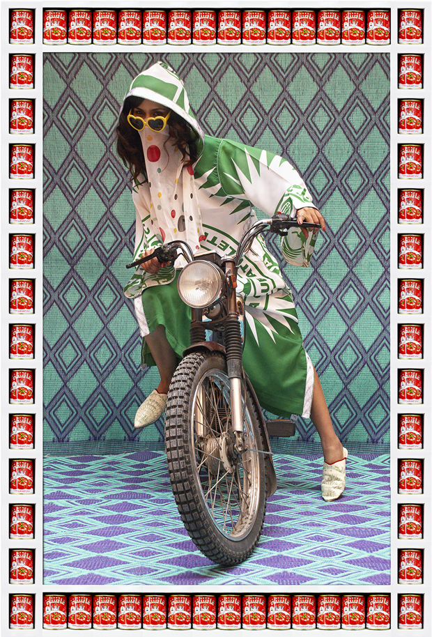 Hassan Hajjaj biker motos mujer