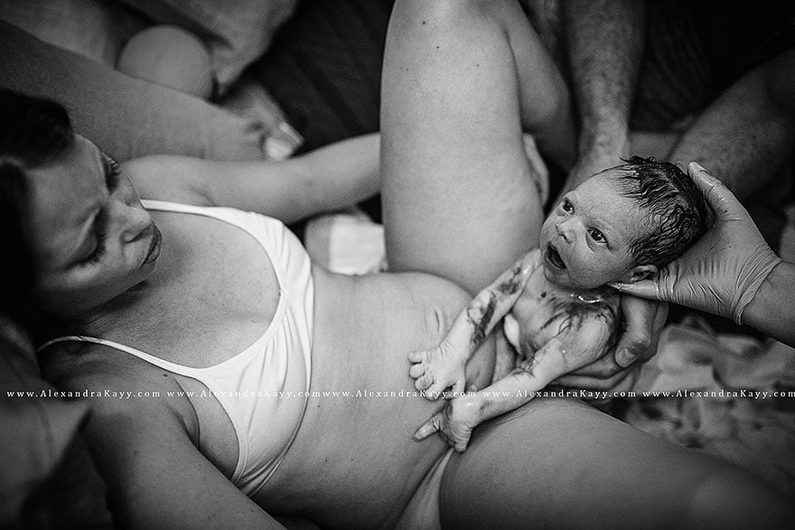 Labor Delivery And Postpartum Photos That Capture The Beauty Of Birth 7