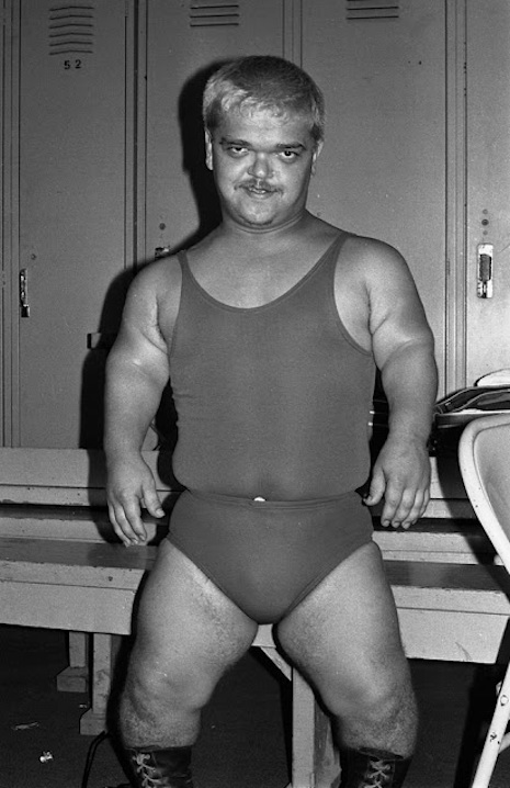 Midget wrestling enano2