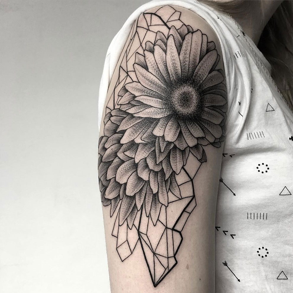 Parvick Faramarz blackwork tattoos15