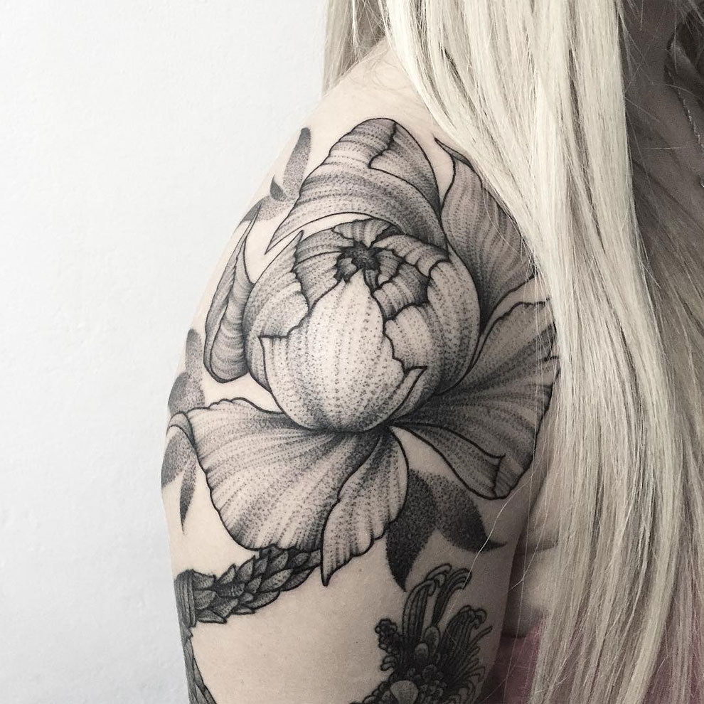 Parvick Faramarz blackwork tattoos24
