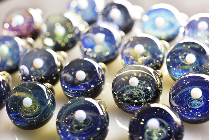 Satoshi Tomizu space glass cosmos planet 2