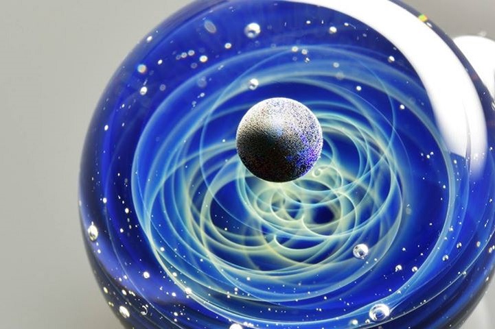 Satoshi Tomizu space glass cosmos planet 7