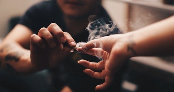 marihuana en pareja