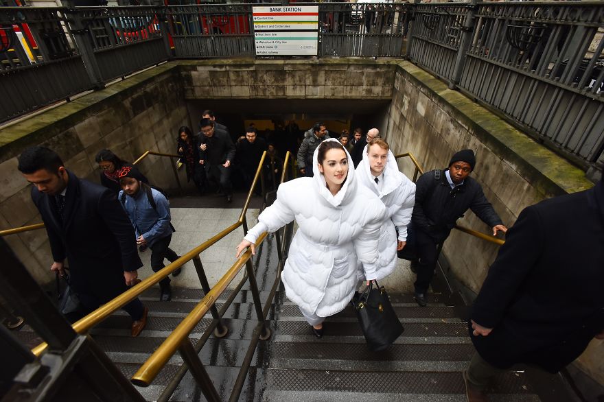 Jurys Inn Hotel Group Duvet Suit traje edredon 2