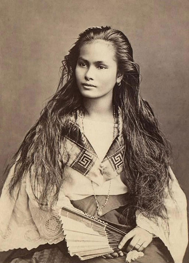 Fotografías en blanco y negro de mujeres de principios del siglo XX