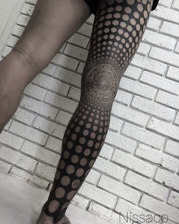 Blackout Tattoo tatuaje negro