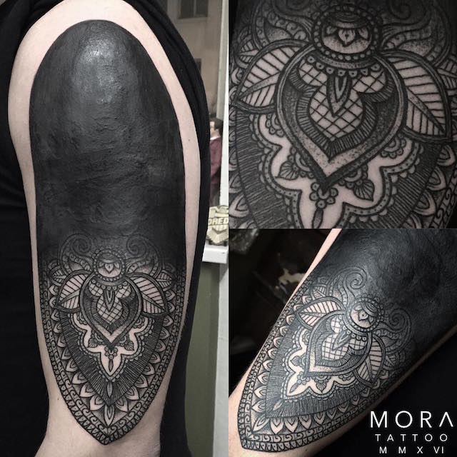 Blackout Tattoo tatuaje negro