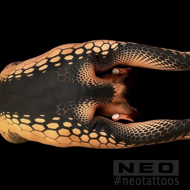 Blackout Tattoo tatuaje negro