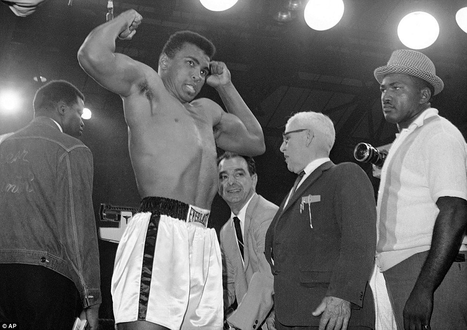 Muhammad Ali vs Sonny Liston 06