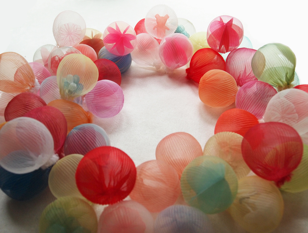 Mariko Kusumoto esculturas translucidas