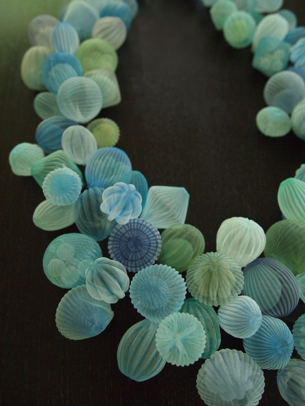 Mariko Kusumoto esculturas translucidas 6
