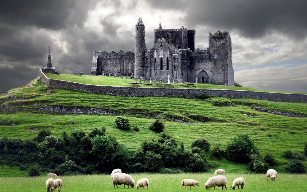 La Roca de Cashel fue residencia de los reyes de Munster durante siete siglos antes de la invasión normanda.