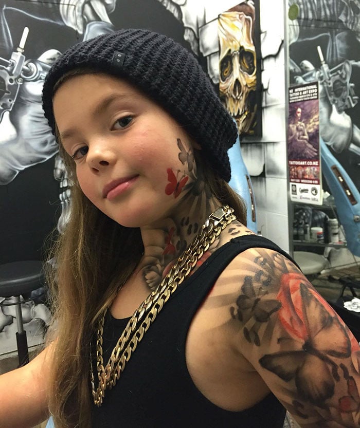 Un tatuador se ofrece a hacer tatuajes temporales a niños enfermos