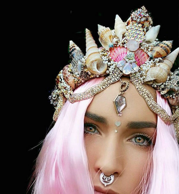 Chelsea Shiels conchas coronas de sirena 9