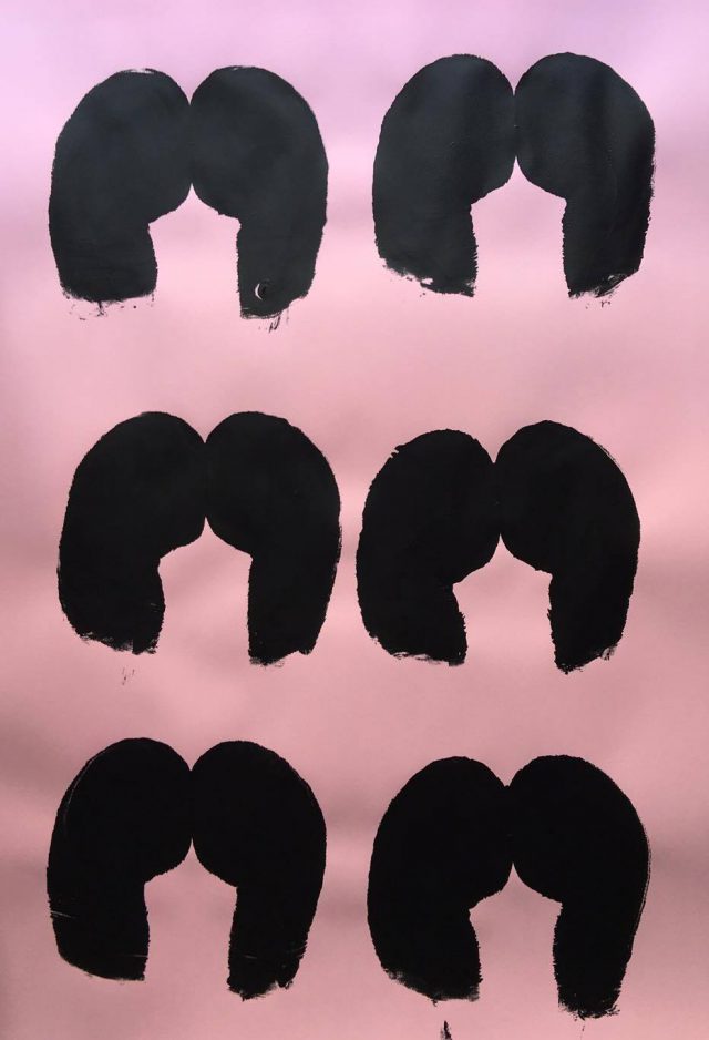 Haris Lithos pintando con culos 5