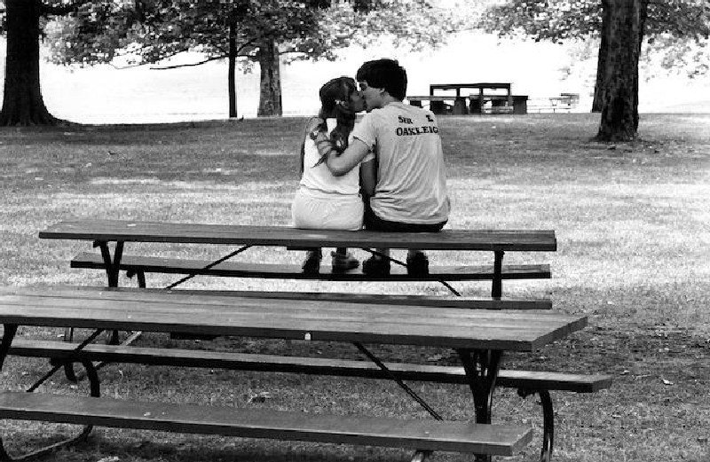 Mario De Biasi fotografía de besos