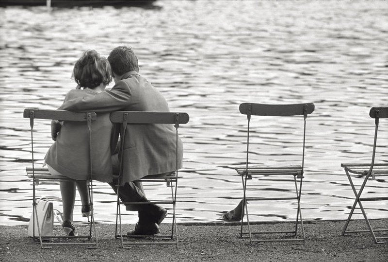 Mario De Biasi fotografía de besos