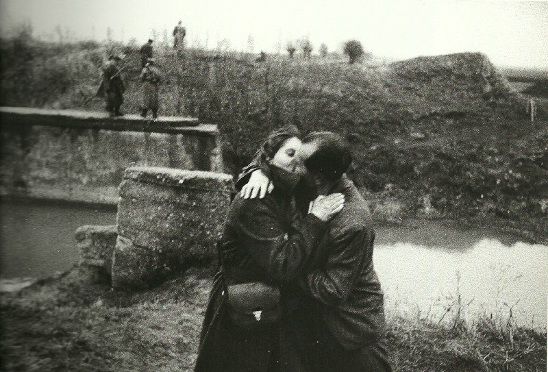 Mario De Biasi fotografía de besos