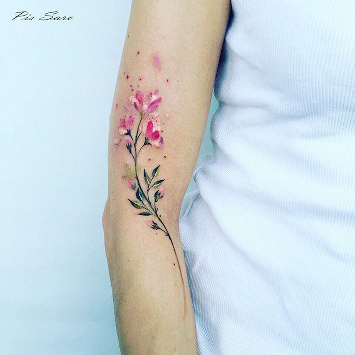Pis Saro tatuaje flores 5