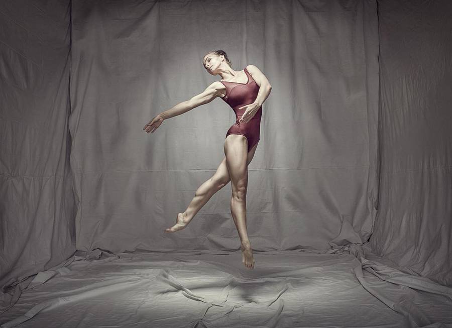dancer 0 900x653