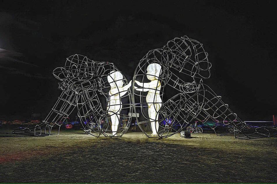 Alexander Milov escultura niños Burning Man Festival