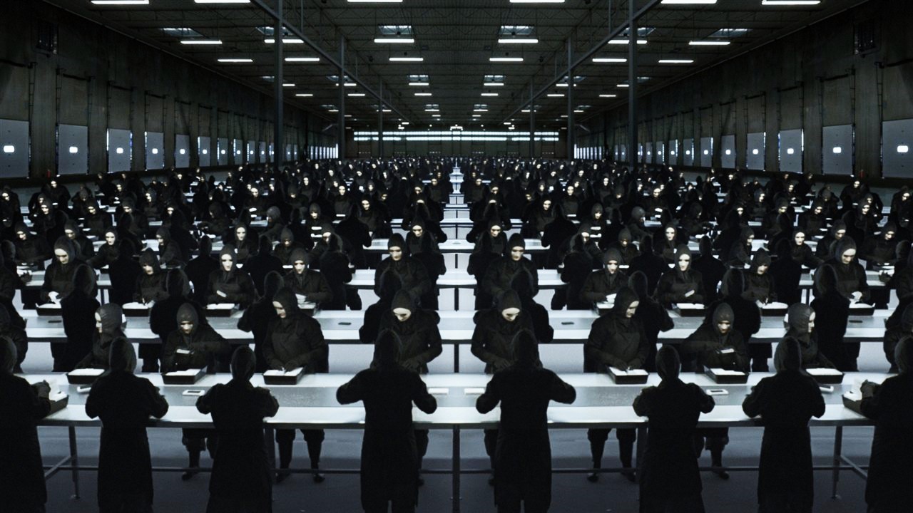 BLACK MIRROR