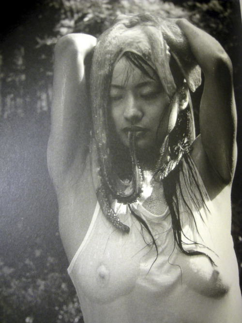 Yoshihiro-Tatsuki fotografía erótica y desnudos