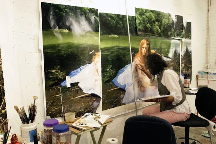 Yigal Ozeri pintando