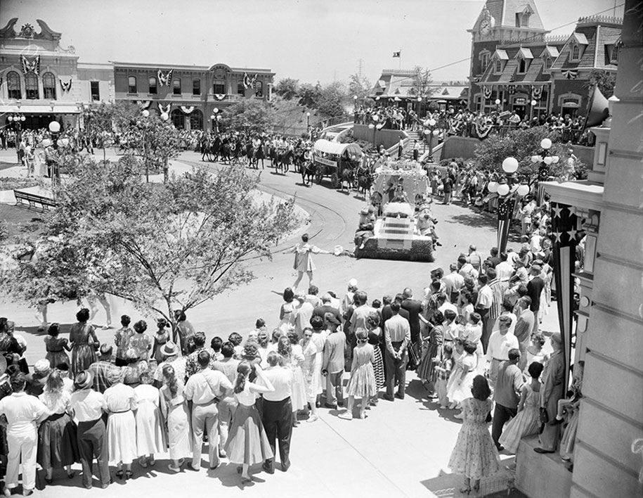 disneyland opening22 culturainquieta