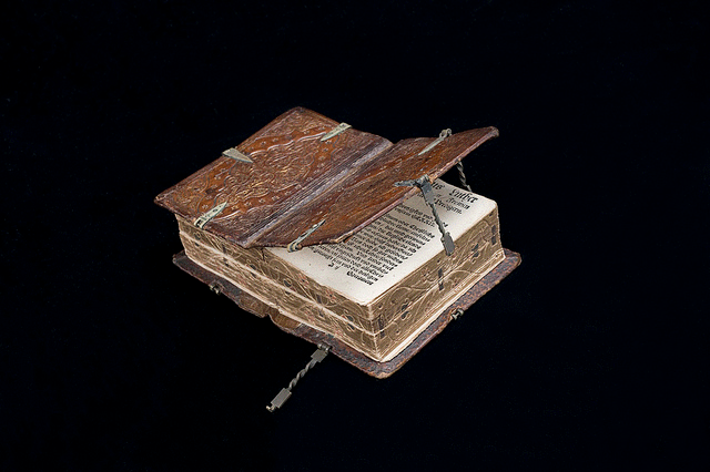 antiguo raro libro sXVI