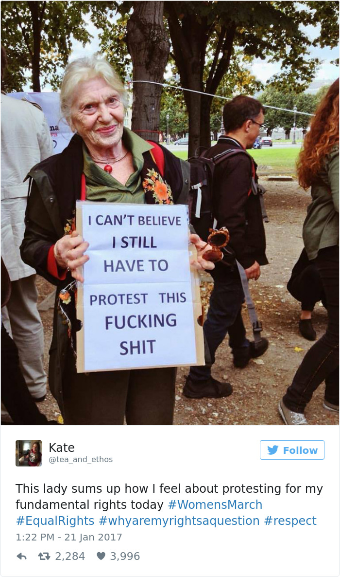 carteles women march 9