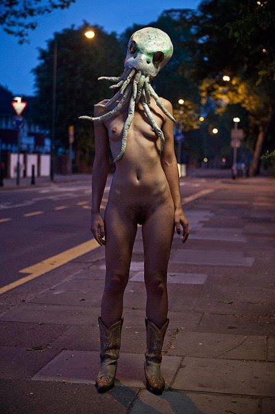 Ben Hopper mujeres desnudas con mascaras 11